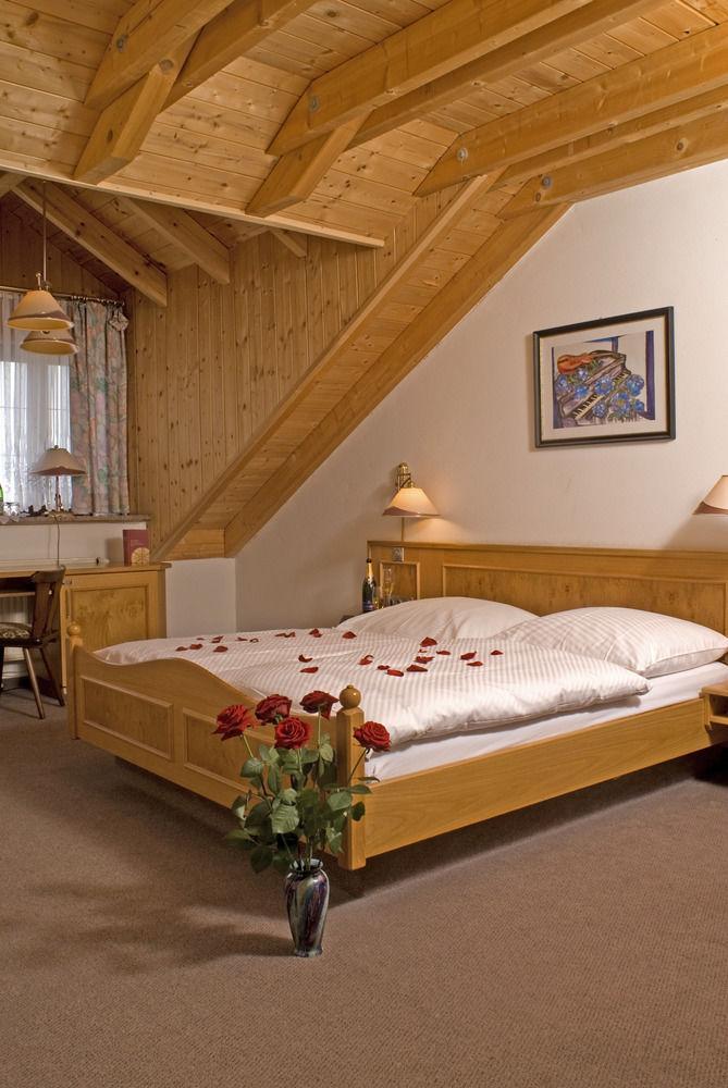 Baindlkirch Hotel Zum Fischerwirt מראה חיצוני תמונה