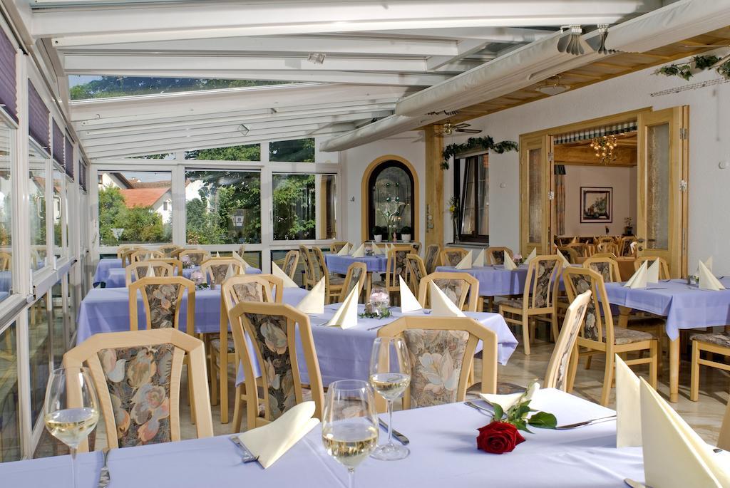 Baindlkirch Hotel Zum Fischerwirt מראה חיצוני תמונה
