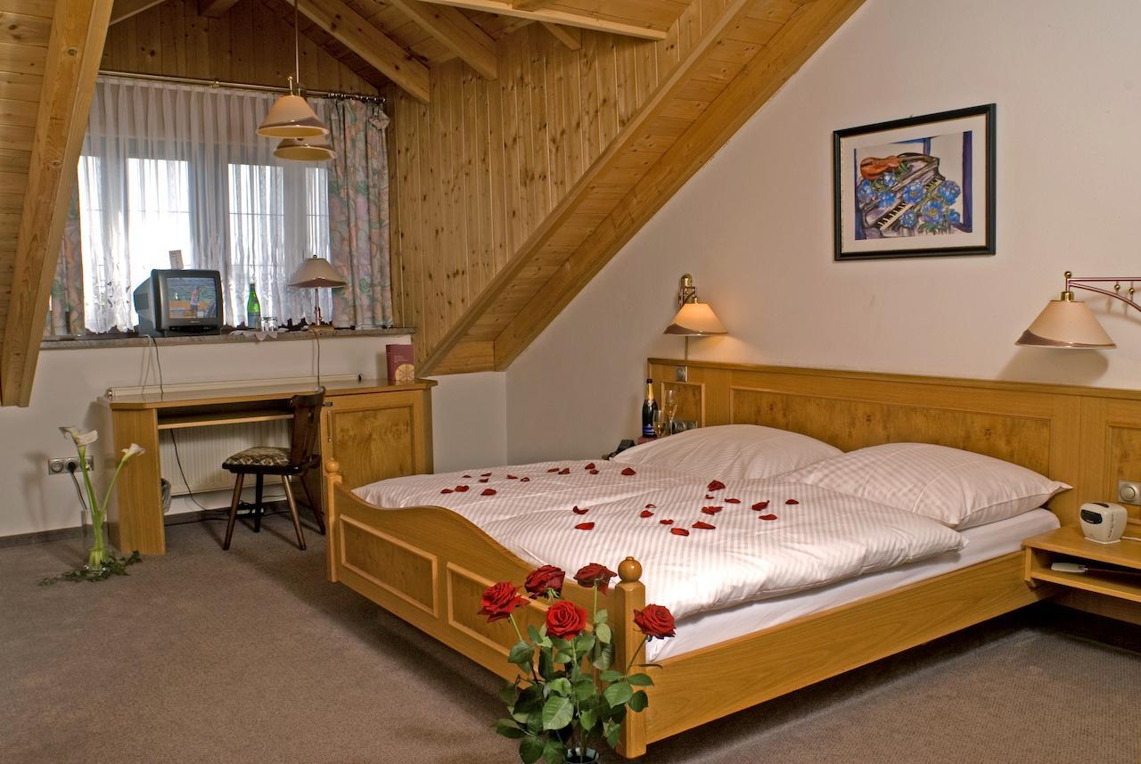 Baindlkirch Hotel Zum Fischerwirt חדר תמונה